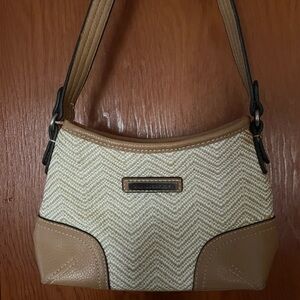 Caribbean Joe Beige and Cream Woven Shoulder Bag. Very clean!!!